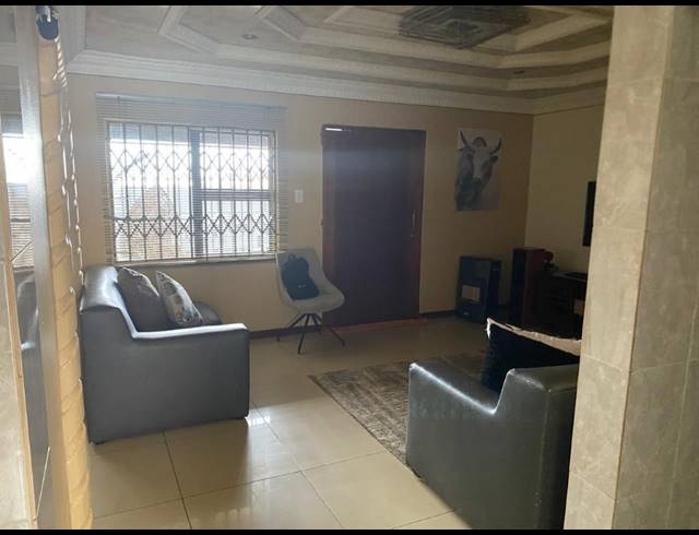 2 BEDROOM HOUSE FOR SALE IN TSAKANE